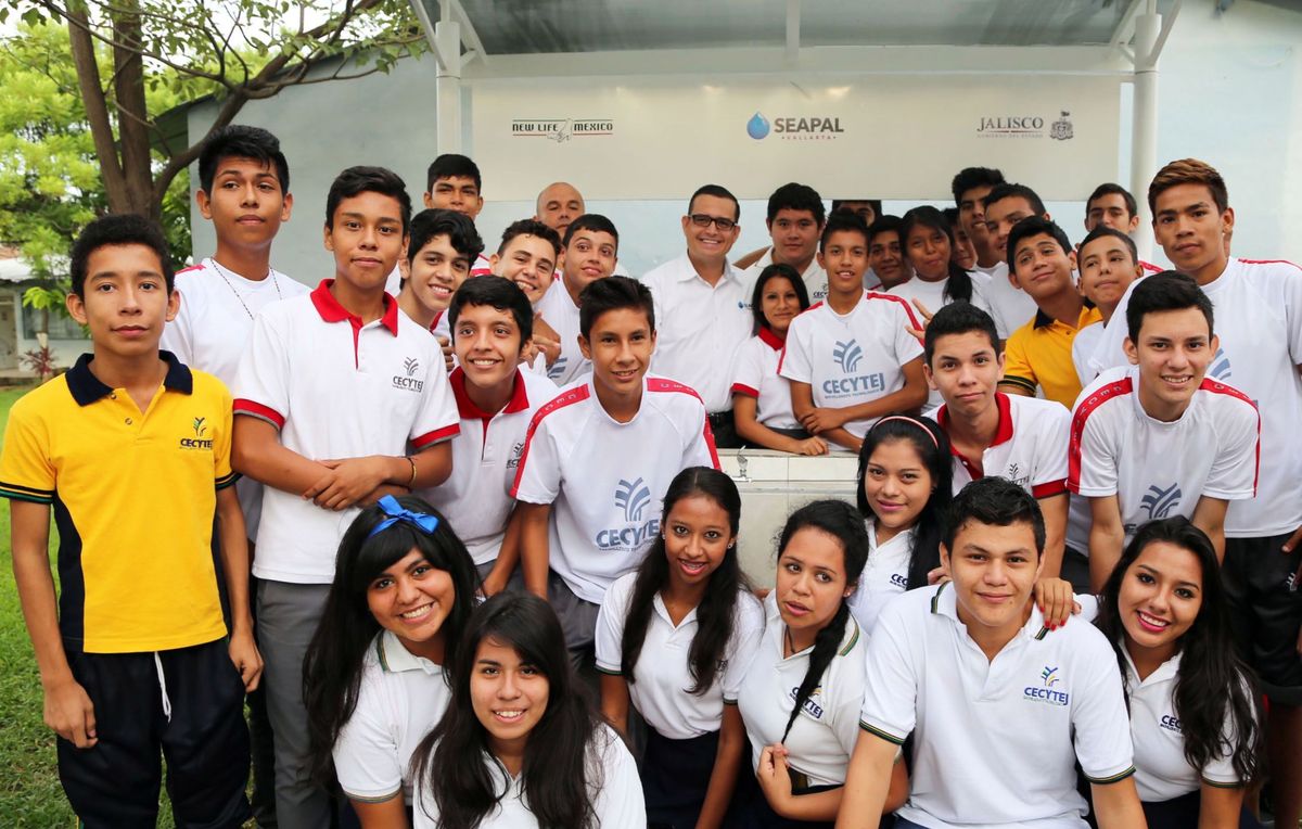 Mil 900 alumnos de nivel bachillerato, cuentan con bebederos escolares
