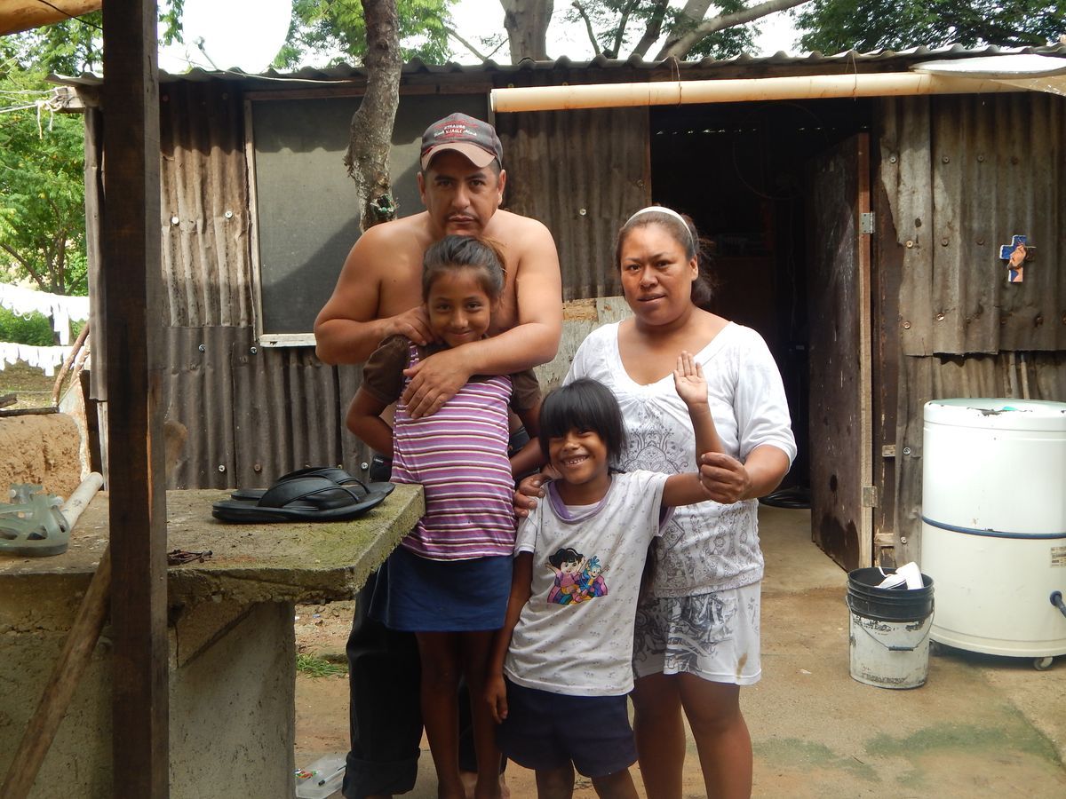 Pipas suministran más de 2 millones de litros de agua potable al mes