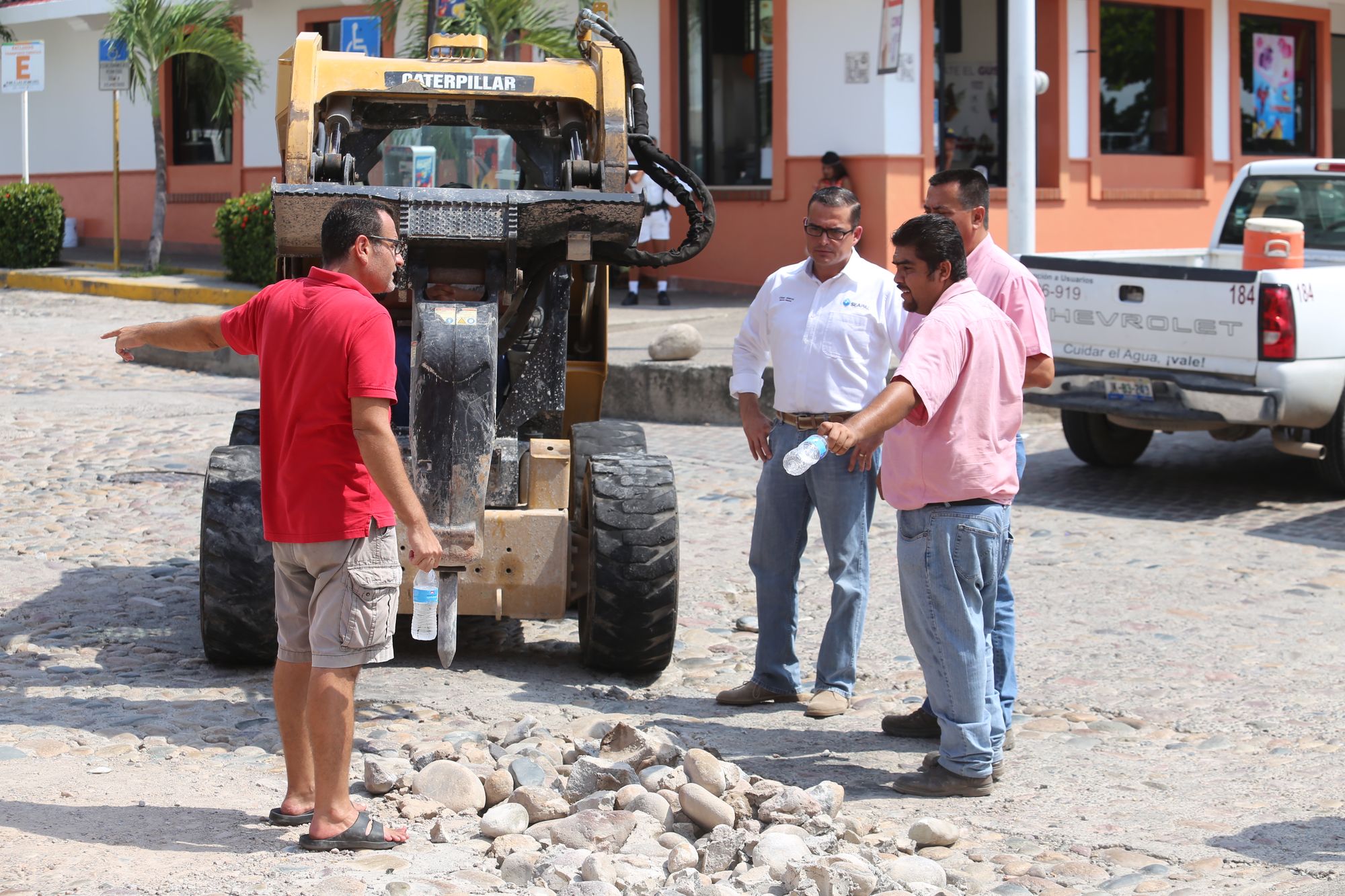 Rehabilita Seapal línea de drenaje en el centro de la ciudad