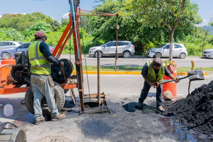 Avanzan trabajos de desazolve en el Colector Centro - Norte