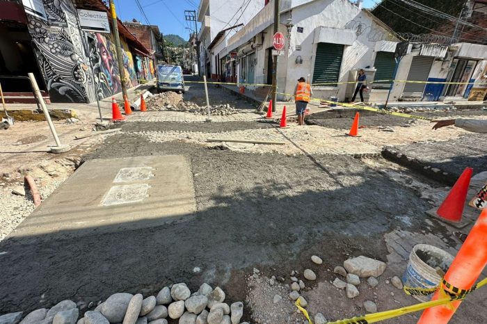 Avanza reparación de vialidades por obras de SEAPAL