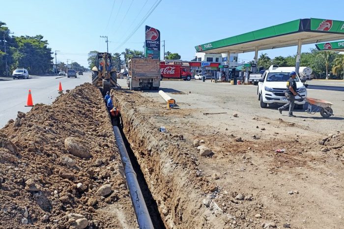 Avanza instalación de línea en carretera a Las Palmas