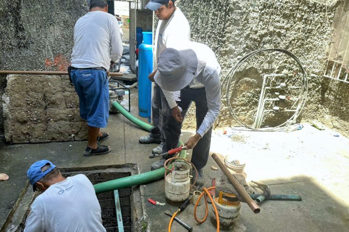 Repara SEAPAL tubería por fuga en la colonia La Aurora